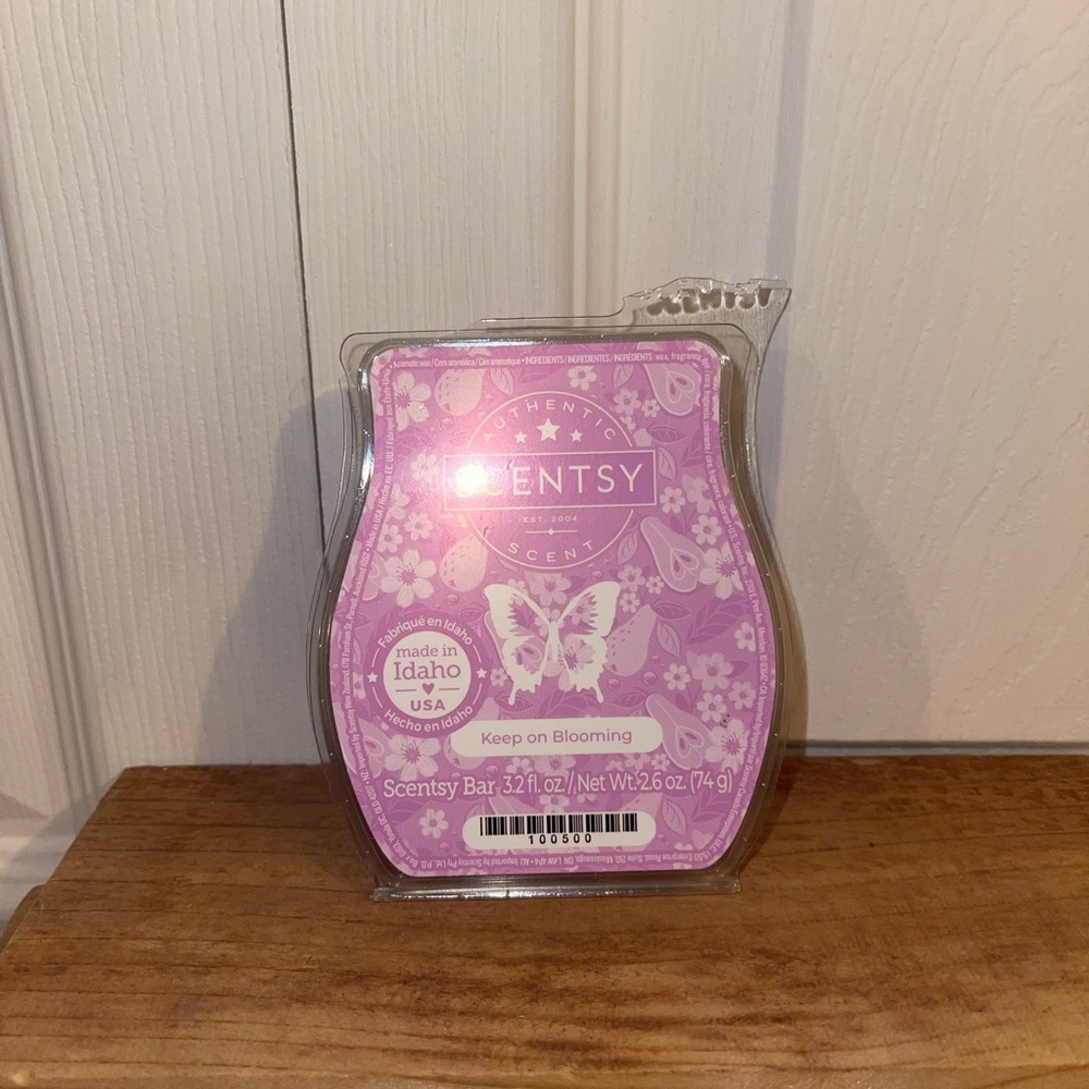 COPY - Scentsy Keep on Blooming Wax Bar